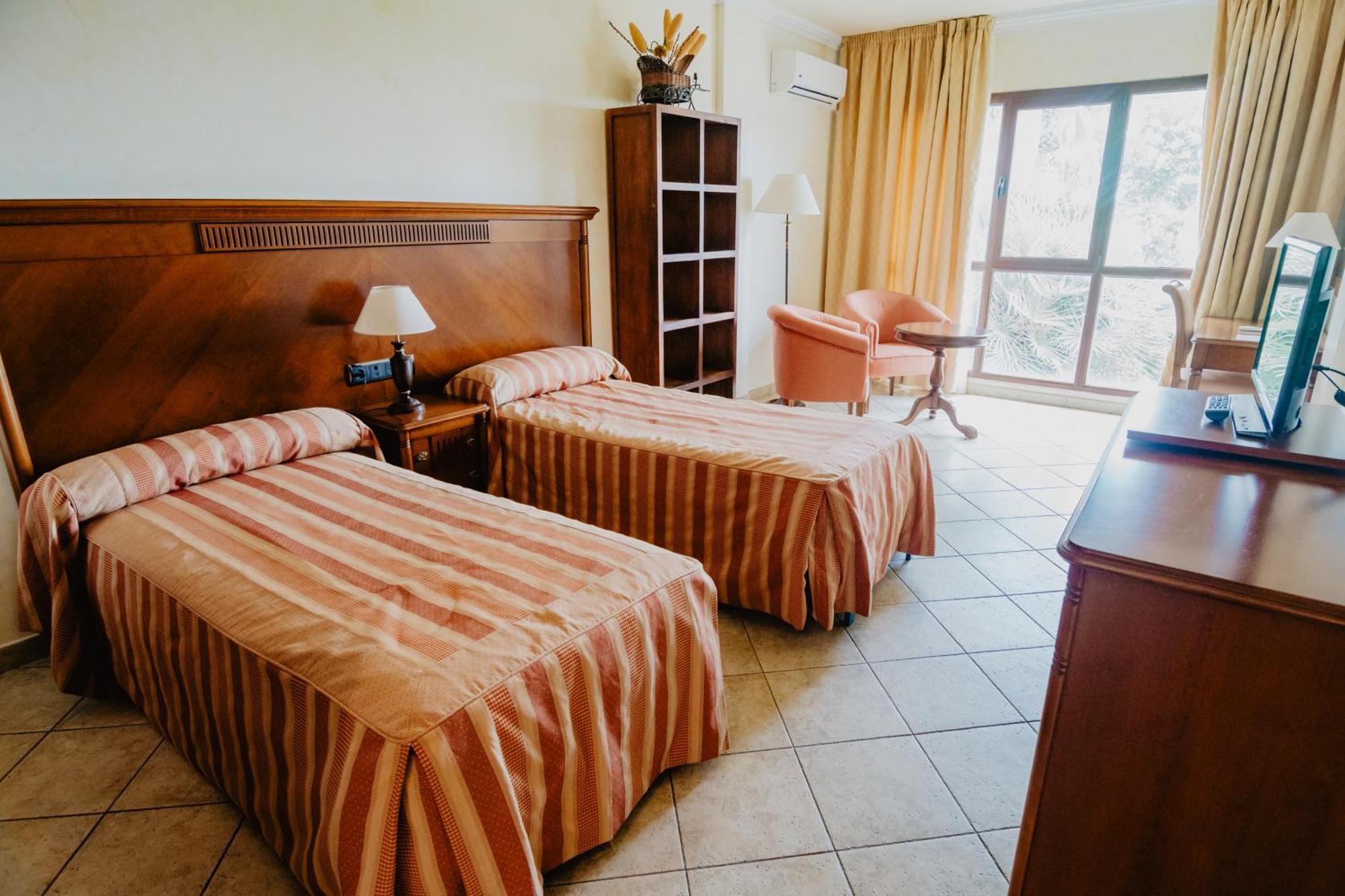 Hotel Hacienda Don Manuel Гранха-де-Торреэрмоса Экстерьер фото