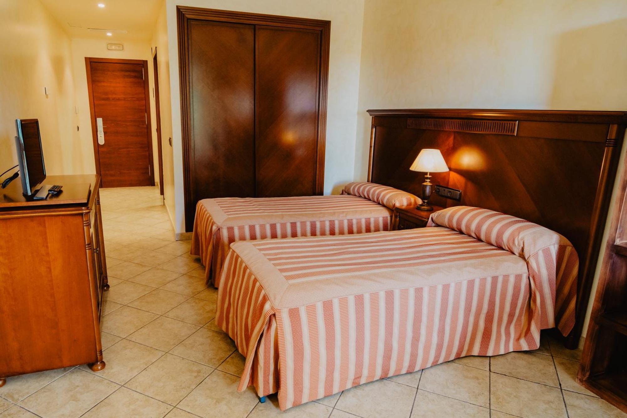 Hotel Hacienda Don Manuel Гранха-де-Торреэрмоса Экстерьер фото